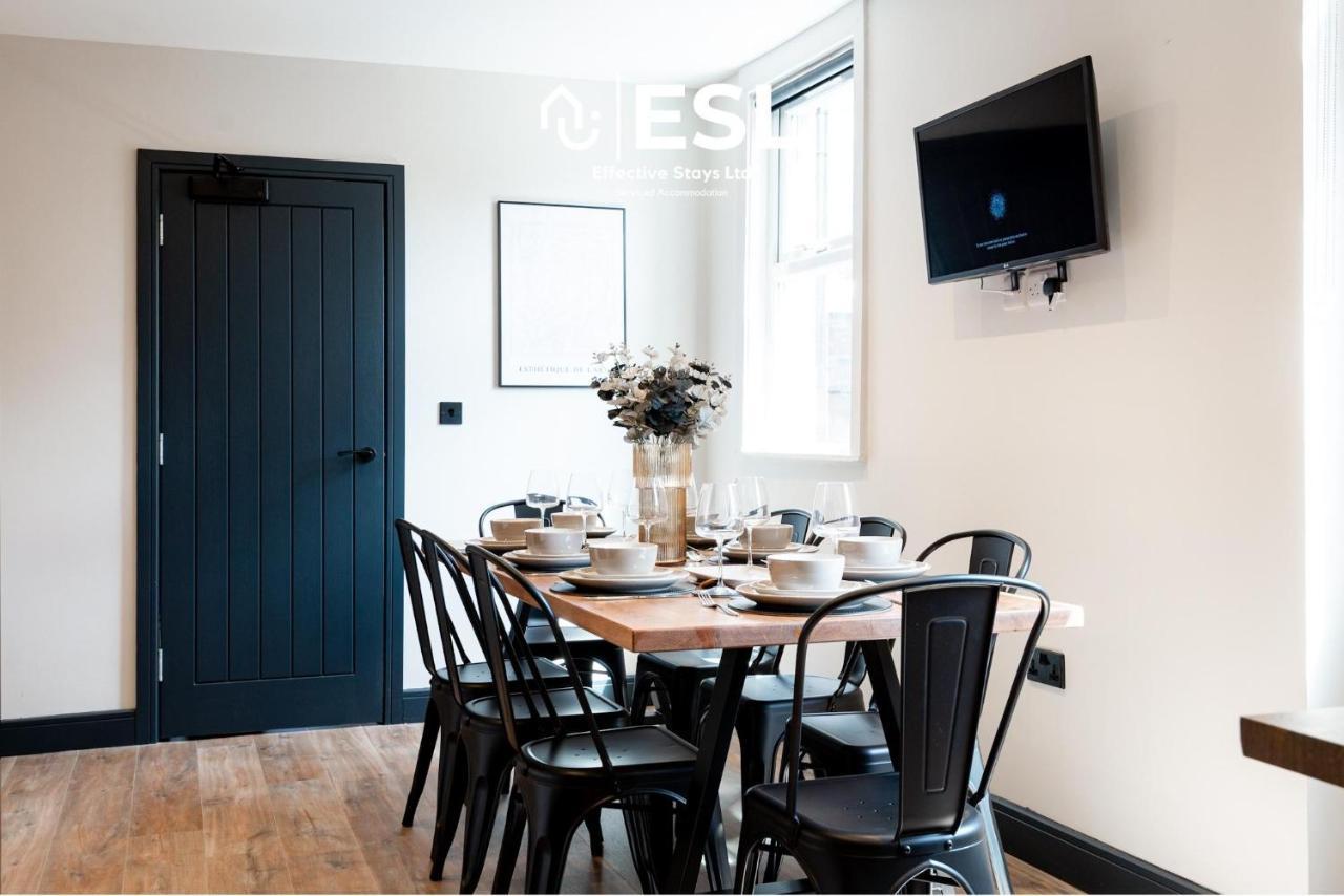 Central 5 Bedroom Townhouse Perfectly Located 2 Mins Walk From The Train Station Chester Exterior photo